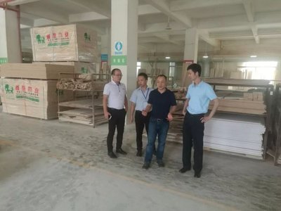 居然之家廣東分公司領(lǐng)導(dǎo)蒞臨朗司企業(yè)考察合作!